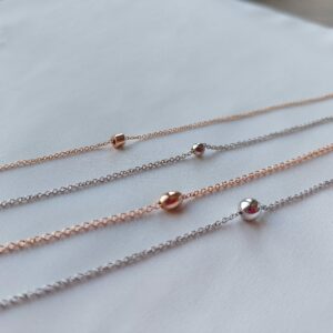 Bracciale catena fine con inserto Sferetta in argento rodiato - immagine 3
